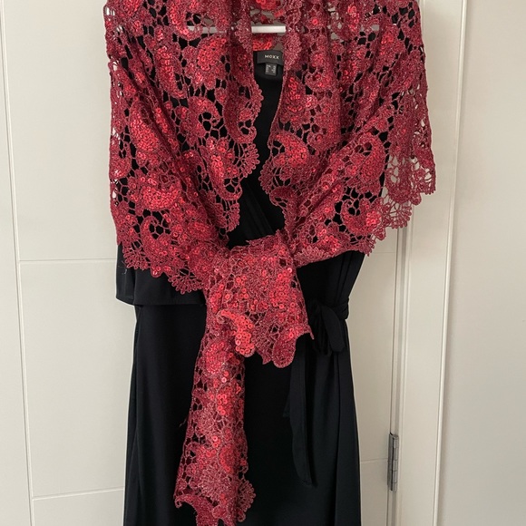 Beautiful Sequined red shawl. - Picture 3 of 3